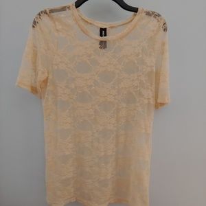 Lace fitted tee